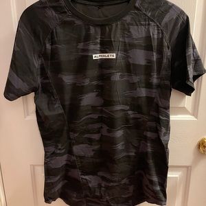 Alphalete workout shirt. Amazing long fit